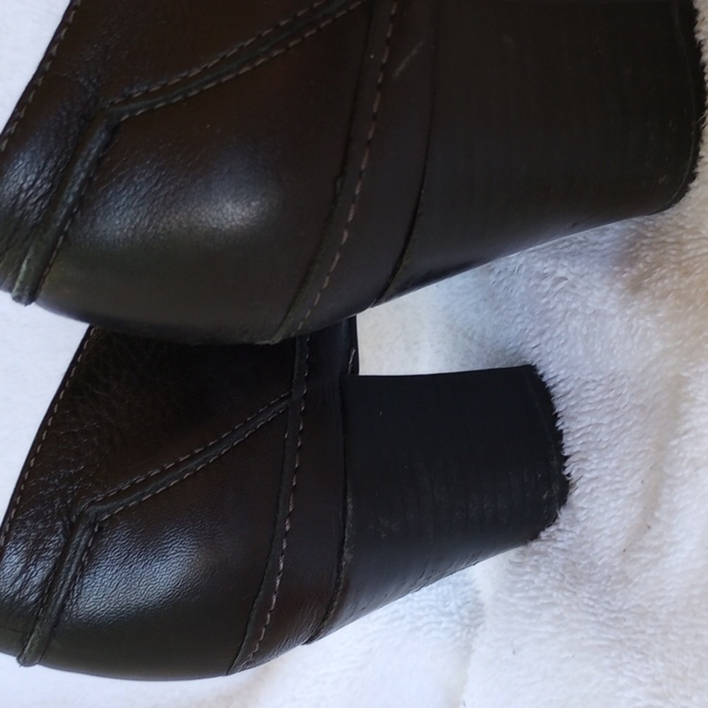 Clarks Artisan Double Strap Mary Jane Heels - Picture 5 of 10